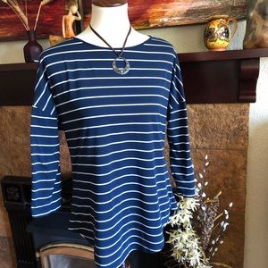 Navy/white striped 3/4 sleeve shirt